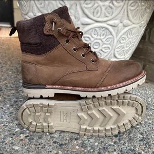 TOMS Men’s Size 7 brown boots